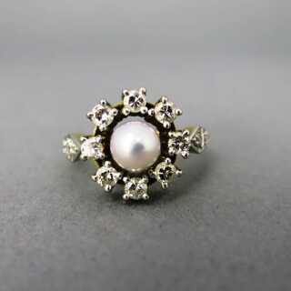 Antique gold ring with pearl and diamonds