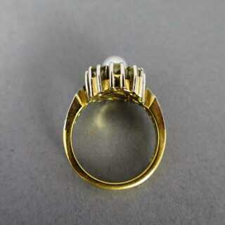 Antique gold ring with pearl and diamonds