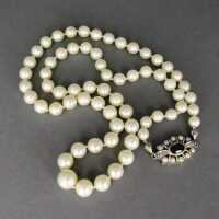 Antikschmuck für Damen - Annodazumal Antikschmuck: Vintage Akoya Perlenkette im Verlauf mit Weißgold Verschluss und Turmalin kaufen