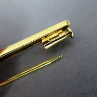 Antike Nadelbrosche mit Brillanten in Gold