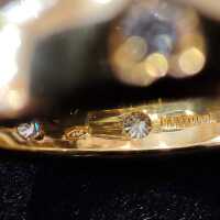 Memory ring in yellow gold with eight sparkling diamonds