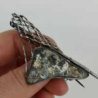Vintage Silberschmuck für Damen - Annodazumal Antikschmuck: Abstrakte Brosche in Silber mit antikem römischen Glas kaufen