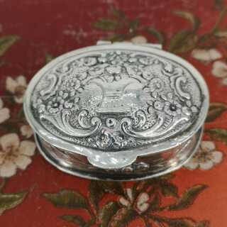 Antikes Silber - Annodazumal Antikschmuck: Jugendstil Pillendose in Silber kaufen