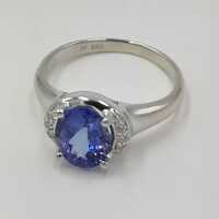 Magnificent ladies ring in white gold with tanzanite and diamonds