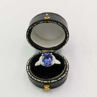 Magnificent ladies ring in white gold with tanzanite and diamonds