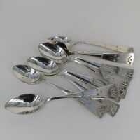 12 exceptional Art Deco mocha spoons in silver with pretty decoration