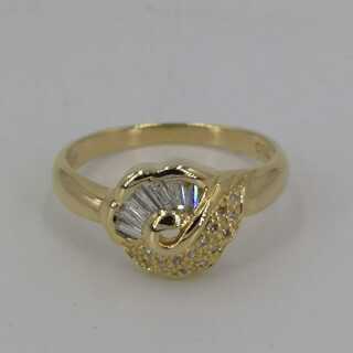 Vintage Damenring in Gold mit Diamanten in Blütenform