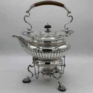 Antikes Tafelsilber - Anndazumal Antikschmuck: Große Teekanne mit Rechaud in Silber kaufen