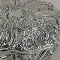 Ovale Historismus Dose in Silber mit floralem Dekor
