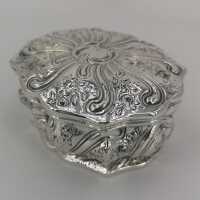 Ovale Historismus Dose in Silber mit floralem Dekor
