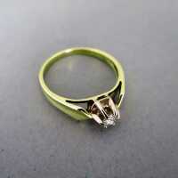 Ladys solitaire diamond ring in yellow gold