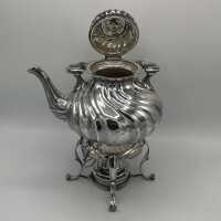 Große antike Teekanne mit Rechaud in Silber