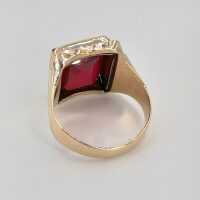 Antique mens ring in gold with a purple-red spinel