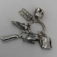 Vintage Schmuck in Silber - Annodazumal Antikschmuck: Ausgefallener Schlüsselanhänger für den Herren in Silber mit Charms
