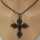 Antikschmuck für Damen - Annodazumal Antikschmuck: Vintage Kreuzanhänger aus geschwärztem Silber mit Granatsteinen kaufen 