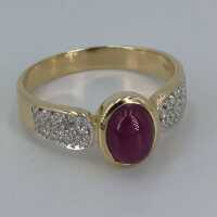 Vintage ladies ring in 585/- gold with a doves blood ruby