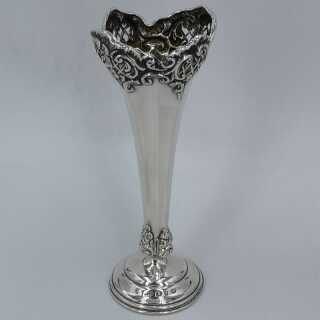 Antikes Silber - Annodazumal Antikschmuck: Antike viktorianische Blütenvase aus Silber kaufen