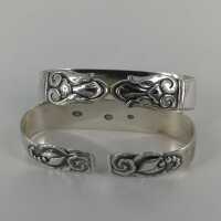 Charming pair of Art Deco napkin rings in silver 