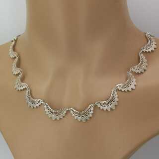 Antikschmuck - Annodazumal Antikschmuck: Filigrane Halskette in Silber kaufen