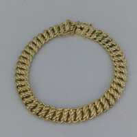 Charming gold vintage ladies bracelet in braided look
