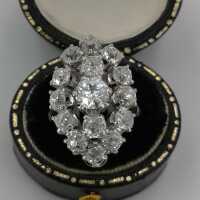 Antiker Marquise Damenring aus Weißgold und funkelden Diamanten