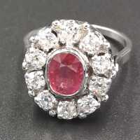 Vintage entourage ring in white gold with ruby and diamonds