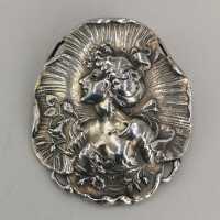 Art Nouveau brooch in 800 silver with pretty relief design
