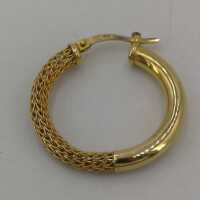 Vintage hoop earrings in 750 gold with artistic innovation
