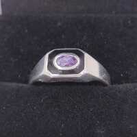 Vintage ring in 925 silver with an amethyst and deep black enamel