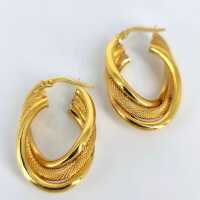 Enchanting hoop earrings in 585 yellow gold with an unusual design