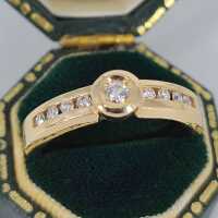 Verlobungsring in Gold und Brillanten in zeitloser Eleganz