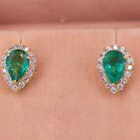 Exceptional vintage ear studs in yellow gold with emeralds and diamonds