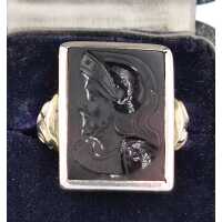 Mens signet ring in silver with image of Leonidas in black haematite