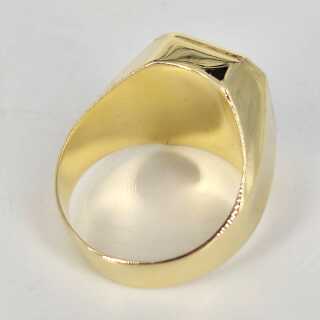 Mens yellow gold signet ring discount
