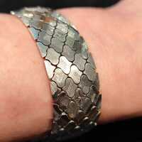 Ladies bracelet in 835 silver with carpet pattern design