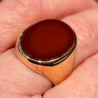 Antique signet ring in 333 gold with a carnelian