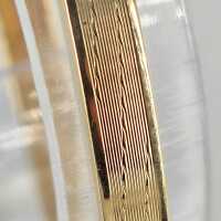 Vintage bangle in 333 yellow gold with a clear design language