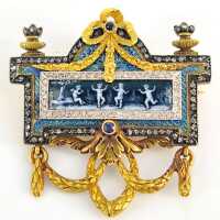 Antike Brosche „Puttenreigen“ aus 750er Gold mit Email & Diamanten