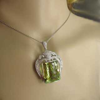 Magnificent Art Deco Pendant in White Gold with Lemontopas and Diamonds