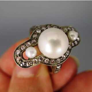 Art Deco Goldring mit Diamanten und Perlen