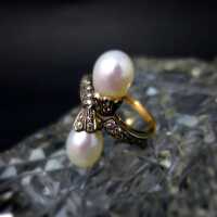 Bypass gold ring with diamonds and pearls