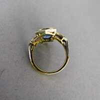 Kreuzförmiger Ring mit Aquamarin und Diamanten