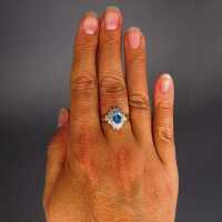 Zauberhafter Ring mit Blautopas und Brillanten