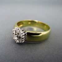Cluster diamond ladys  ring in 14 k gold