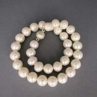 Vintage Perlschmuck für Damen - Annodazumal Antikschmuck:Weiße Perlenkette online kaufen