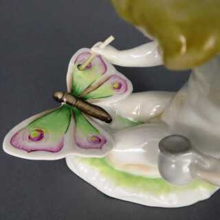 Porzellanfigur Mädchen mit Schmetterling aus der Schwarzburger Werkstätte
