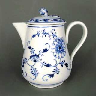 Porcelain pot with onion pattern Rohleder Meissen