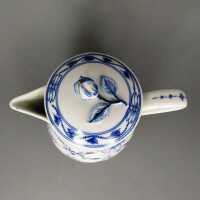 Porcelain pot with onion pattern Rohleder Meissen
