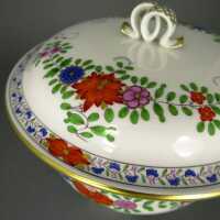 Porcelain lided bowl Meissen, india flower
