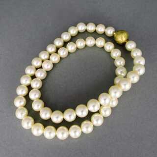Akoya pearl neklace with gold clasp 18 k